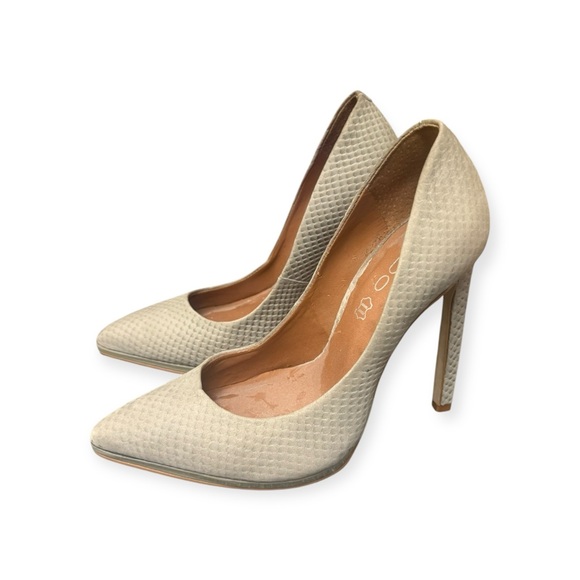 Aldo Textured Cream Heels - Picture 1 of 8